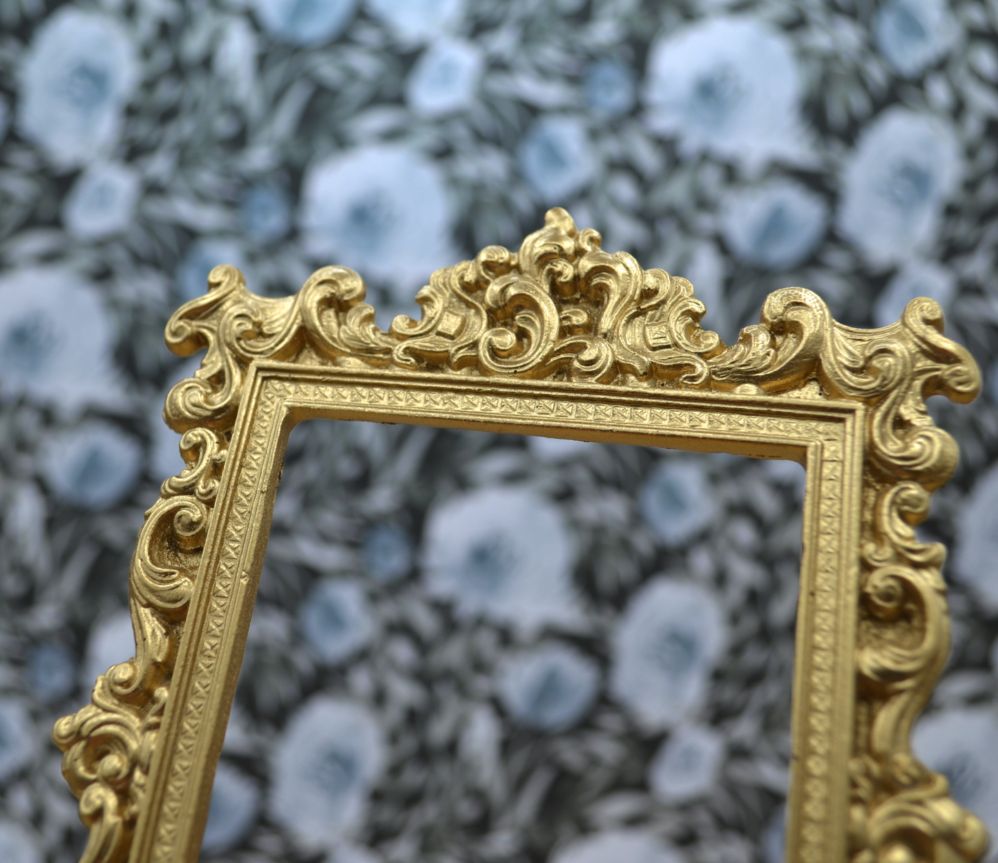 Large Gothic Spiral Frame | Ornamentation for Dollhouse Miniatures