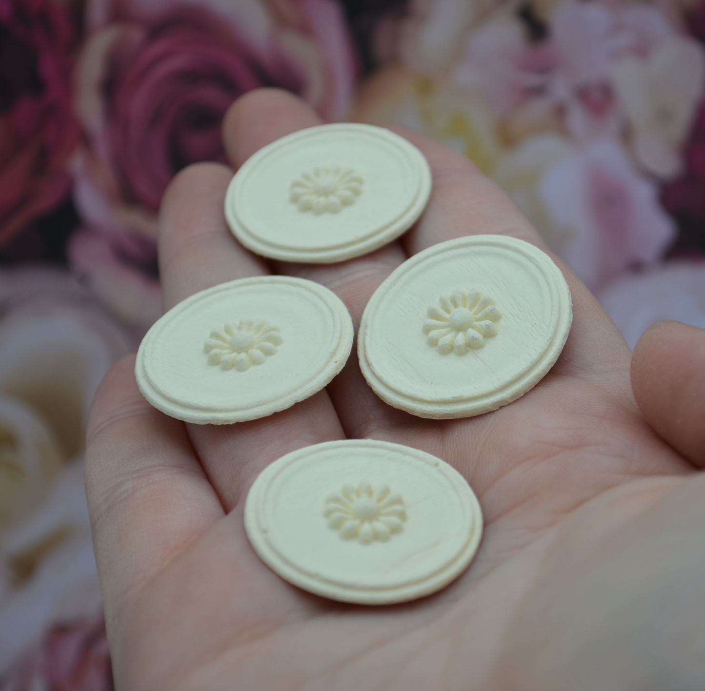 Large Daisy Button Appliqué, Four (4) Count | Ornamentation for Dollhouse Miniatures