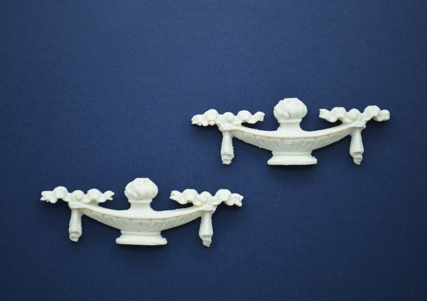 Small Ribbon Urn Appliqué | Ornamentation for Dollhouse | 2 Count