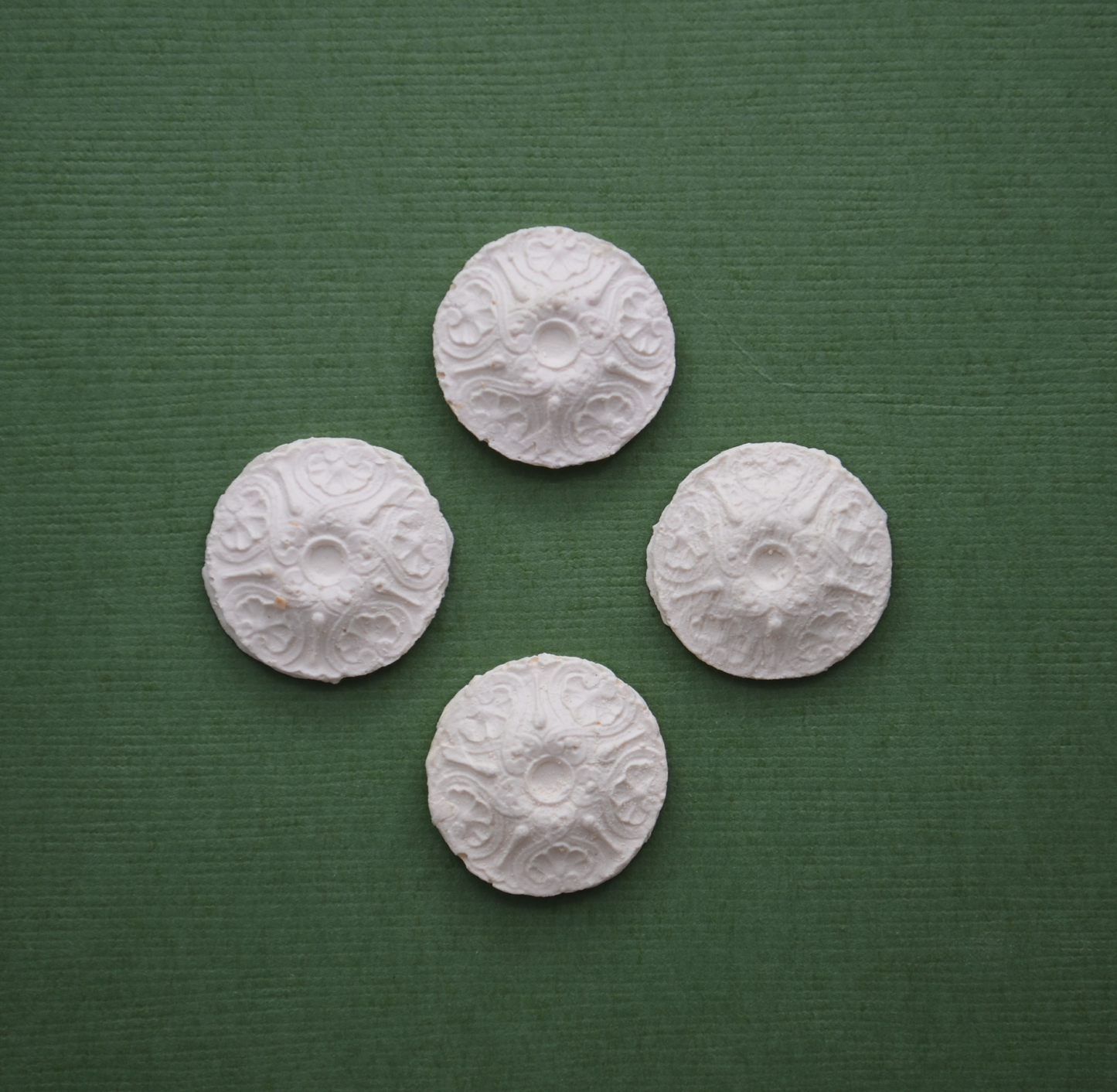 Circular Scallop Appliqués | Decorative Appliqués | 4 Count