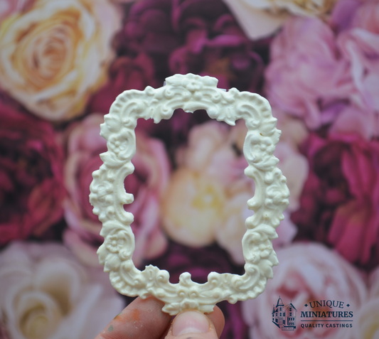 Daisy Vine Overmantel | Miniature Ceiling Carving