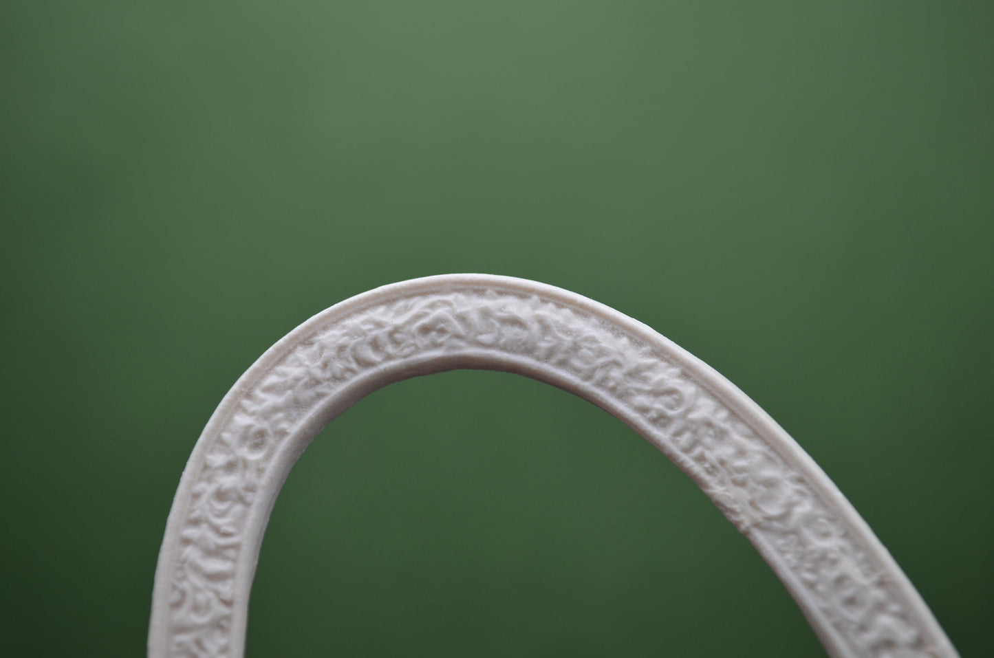 Oval Leaf-Pattern Ceiling Carving | Miniature Appliqué