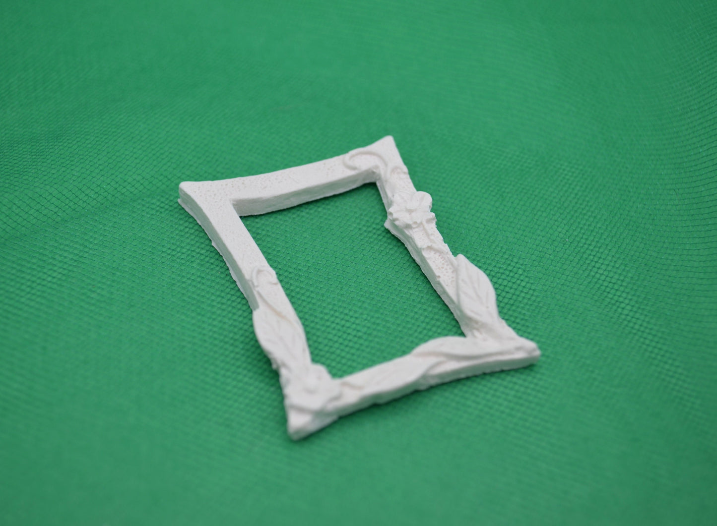 Mini Daisy Frame | Miniature for Dollhouses