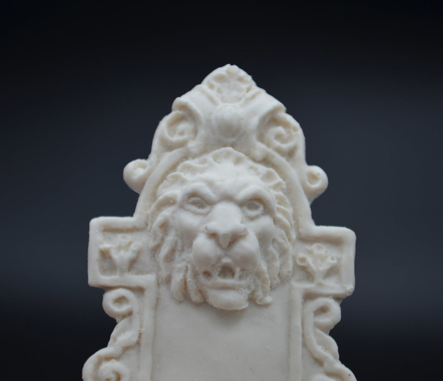 Lion-Head Fountain | Miniature Ornamentation