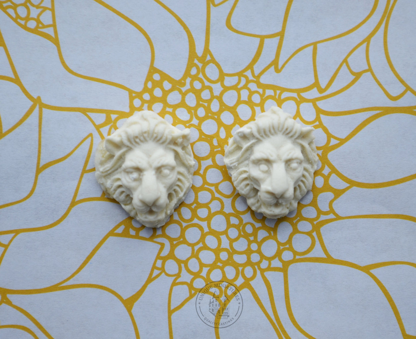 Regal Lion Head Appliqué | Ornamentation for Dollhouse | 4 Count