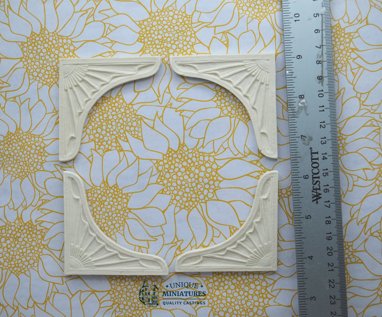 Sunbeam Corner Piece | Miniature Ceiling Carving | Set of 4