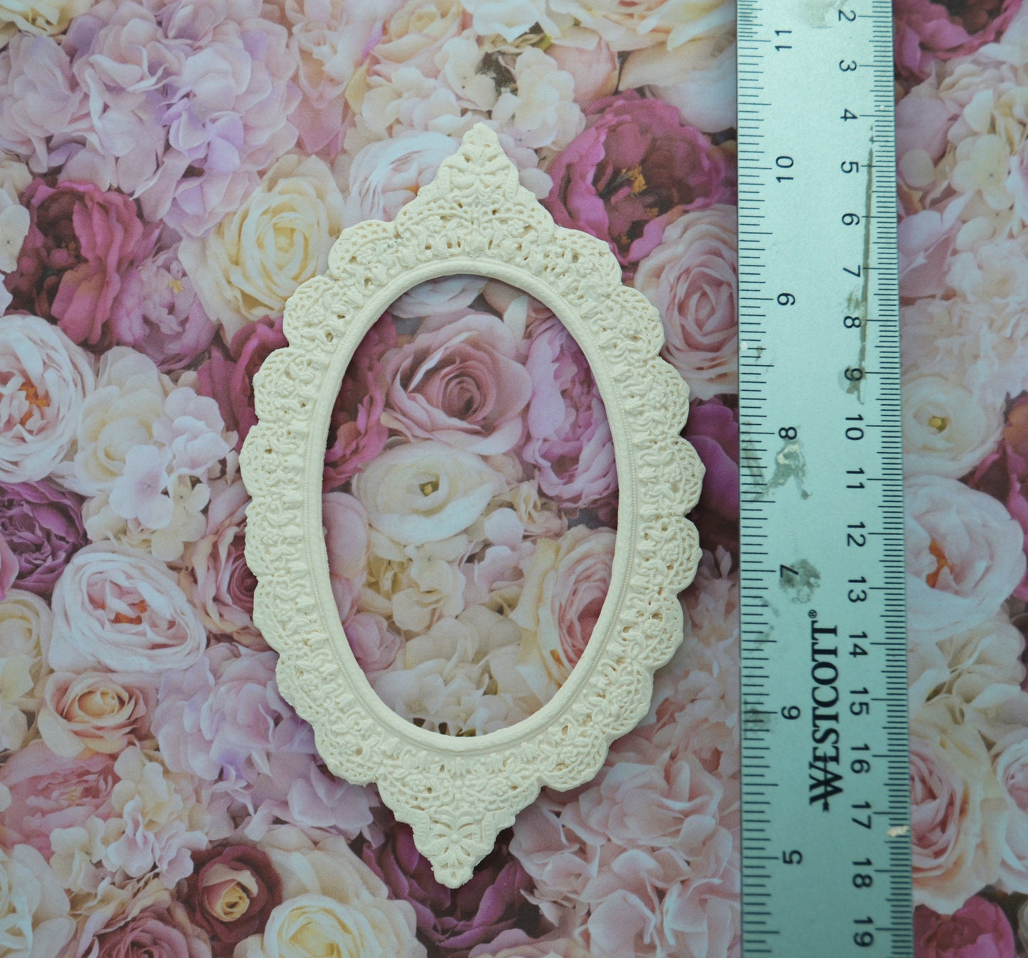 Lacy Oval Ceiling Carving | Ornamentation for Dollhouse Miniatures