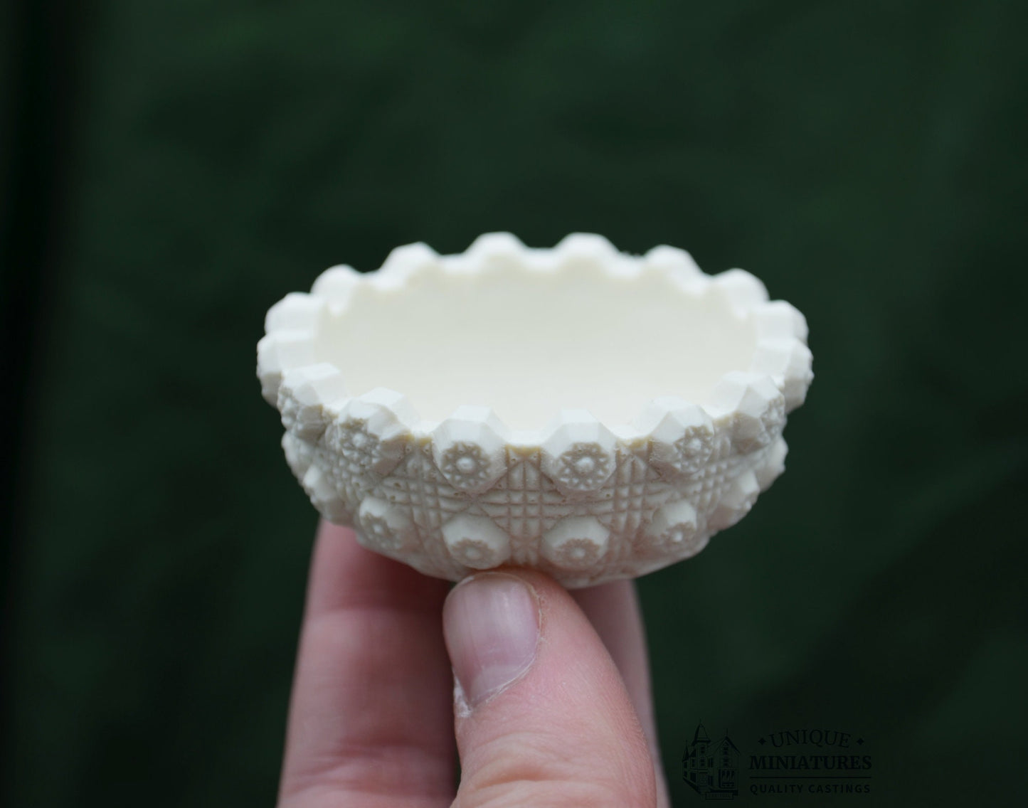 Decorative Flower Basin for Dollhouse Yard and Miniature Fairy Gardens