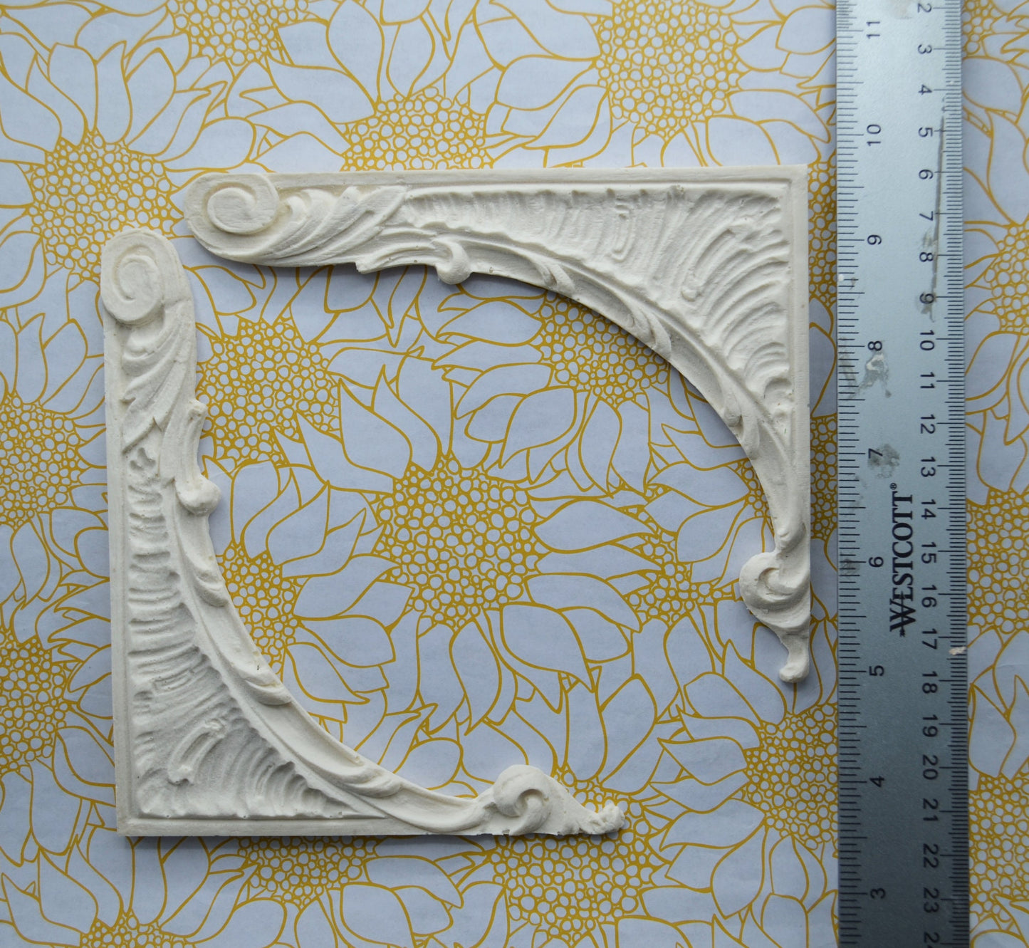 Large Feather Spiral Bracket | Miniature Ceiling Carving | Ornamentation for Dollhouse