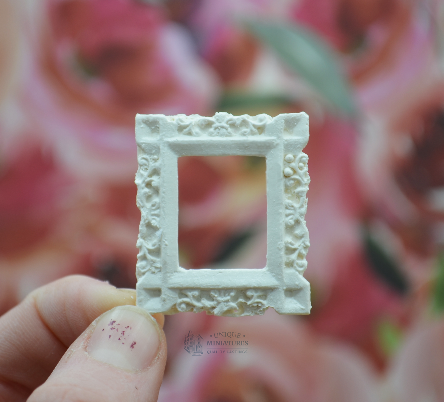 Tiny Vine Frame | Ornamentation for Dollhouse Miniatures | Set of 2