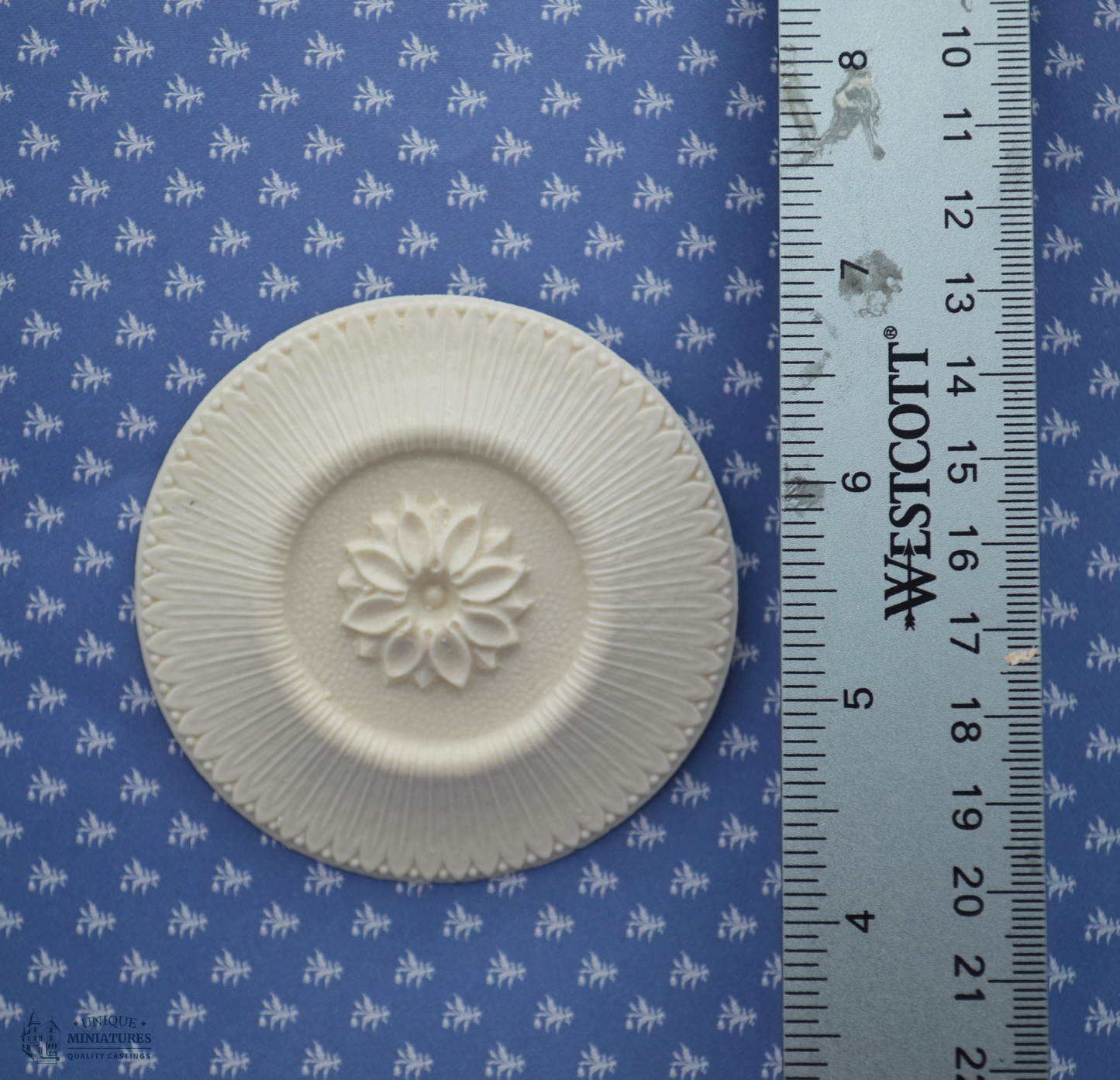 Aster Medallion | 2 7/8" | Miniature Ceiling Carving for Dollhouse
