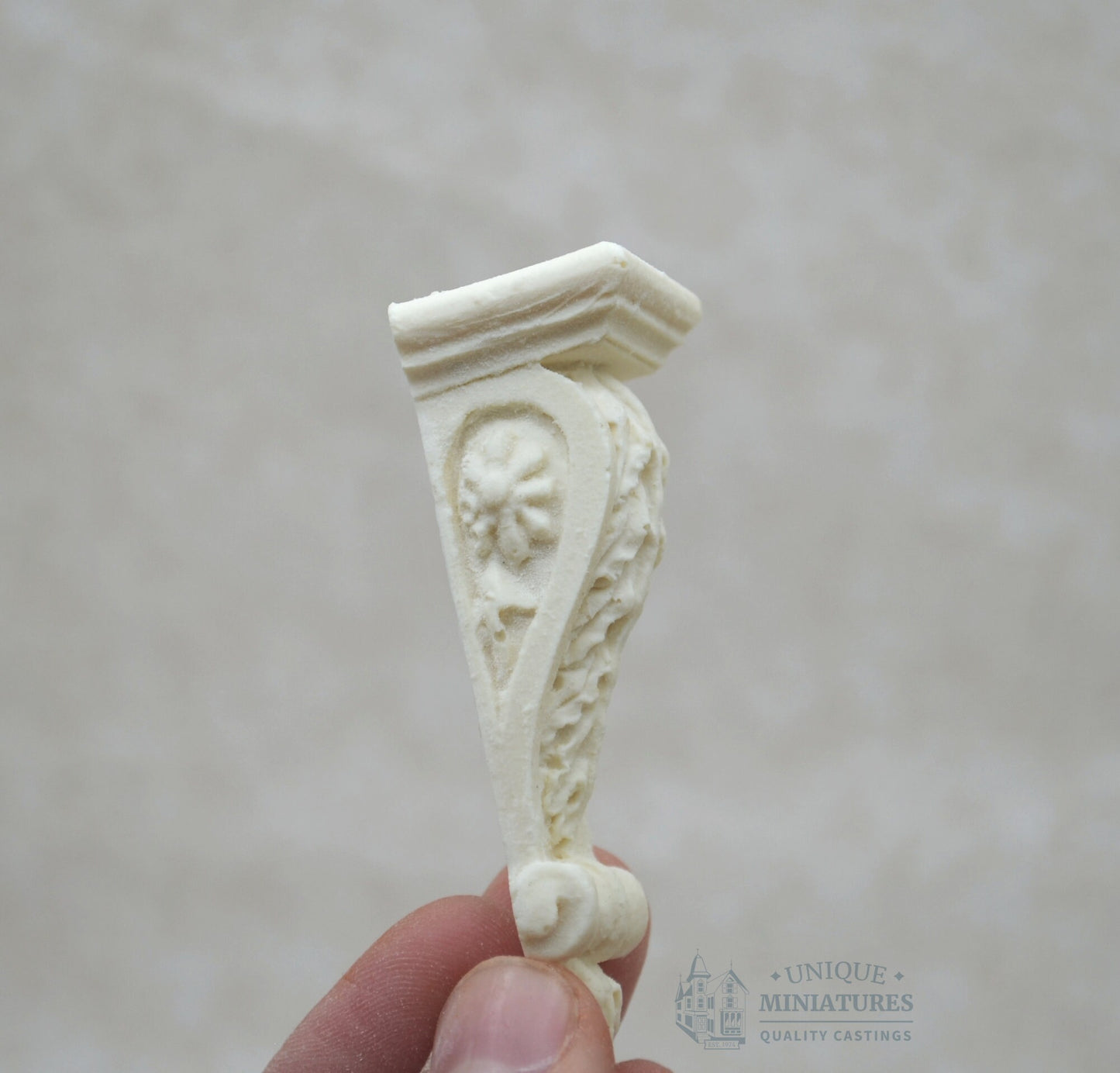 Daisy Frond Bracket | Ornamentation for Dollhouse Miniatures | Set of 2